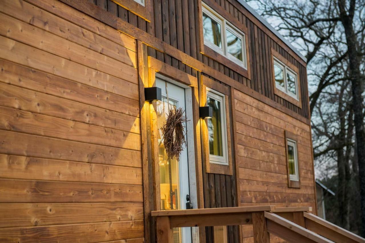 Montana Escape Elegant Tiny House In Waco Near Magnolia Villa Exterior photo